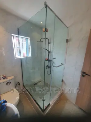Frameless Hinge Bath Cubicle
