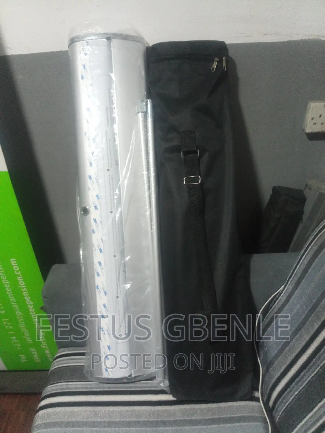Roll Up Banner Stand