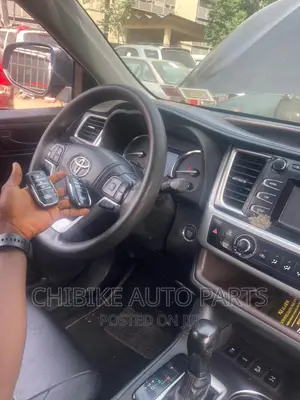 Toyota Highlander 2015 Upgranding Key to Keyless
