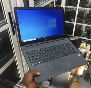Laptop HP 250 G7 4GB Intel SSD 128GB