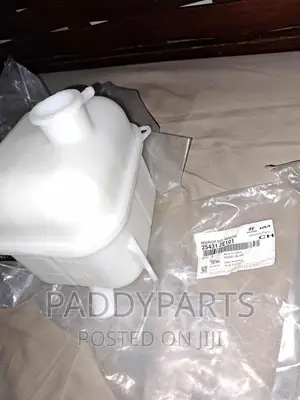 Hyundai Tucson Engine Coolant Reservoir Tank