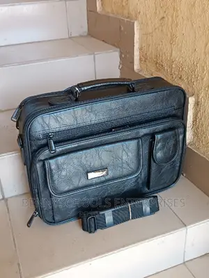Medium Omaya Men Leather Office, Laptop and Handbag