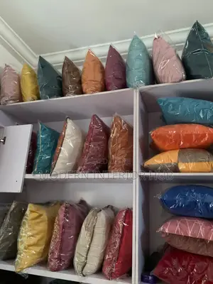 Luxury Fiber Trow Pillow