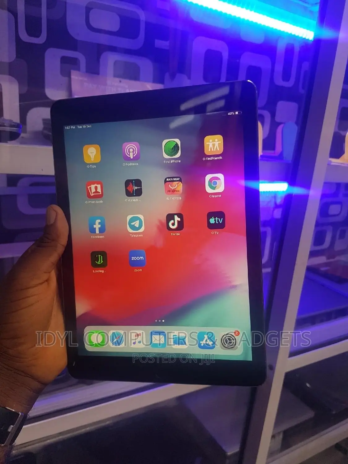 Apple iPad Air 64 GB Gray