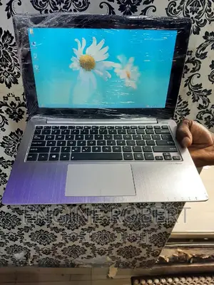 Laptop Asus Q525UA 2GB Intel HDD 320GB