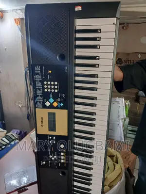 Yamaha YPT 220