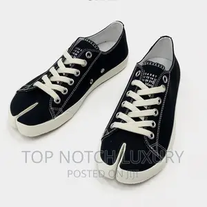 MAISON MARGIELA Tabi Low-Top Sneakers