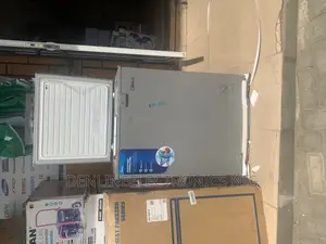 Midea 142liters Chest Freezer