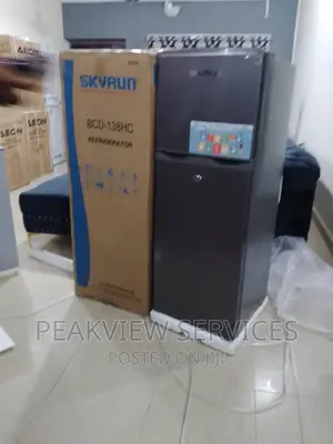 Super Cooling Skyrun Top Freezer Refrigerator With Shelves