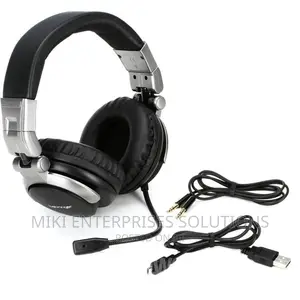 Behringer BB 560M High-Quality Professional Headphones