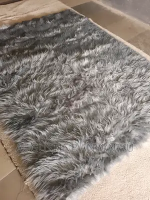 Fur Rug for Your Home and Hotels Affordable