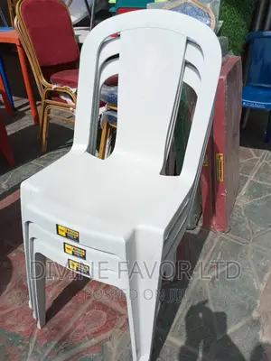 White Plastic Chair for Restaurant and Event Centres