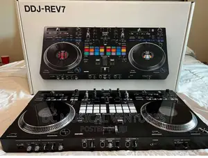 Professional DJ Controller DDJ-REV7