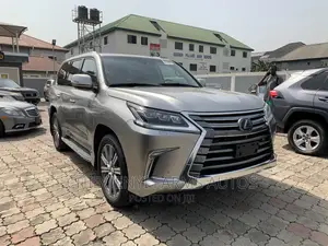 Lexus LX 570 AWD 2016 Gold