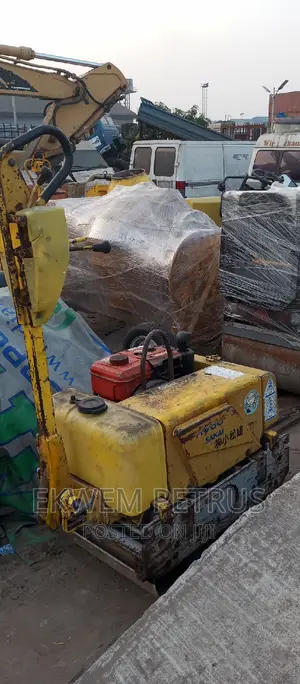 Foreign Used Walk Behind 750kg Double Drum Compactor Roller