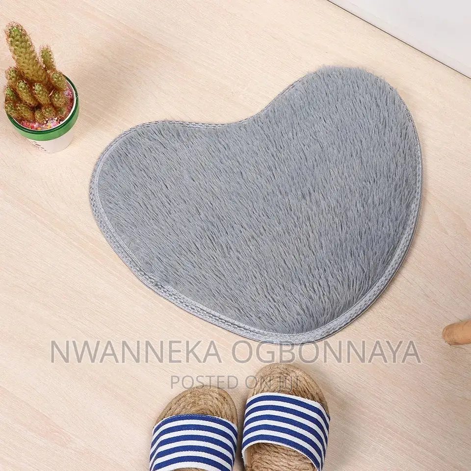Cute Heart Shape Bath Floor Mats