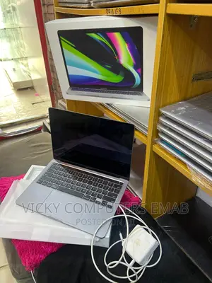 Laptop Apple MacBook Air 2022 M2 8GB Intel Core I7 SSD 256GB