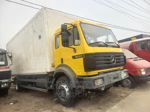 Mercedes Truck 1831 15tonnes