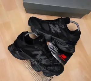 New Balanc 9060 “Black Cat” Sneakers