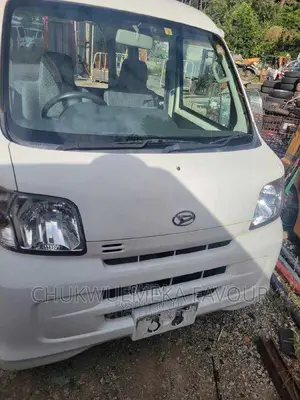 Daihatsu Hijet 2005 White