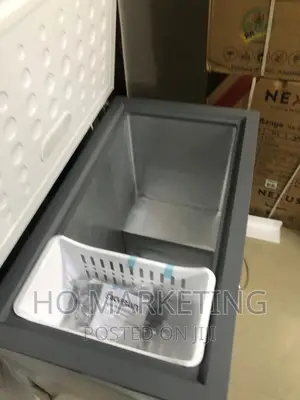 Skyrun Bd-200a Chest Freezer: With Safety Lock