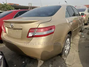 Toyota Camry 2010 Gold