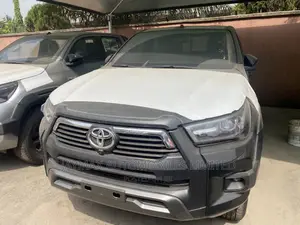 New Toyota Hilux 2023 Black