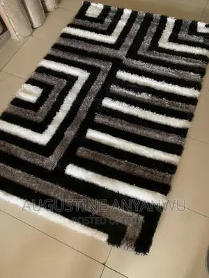 High Quality Shaggy Center Rug 5/ 7