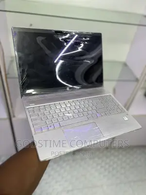 New Laptop HP Pavilion 15 8GB Intel Core I5 SSD 256GB