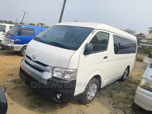 Toyota HiAce 2014 White