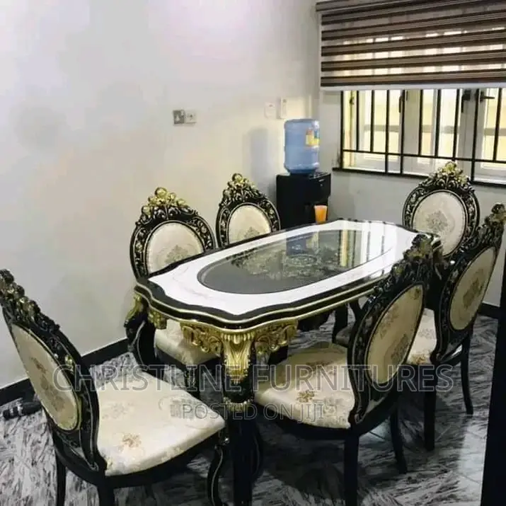 Royal Dining Table