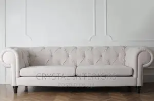 Padded Box Chair. P Shaped Hand