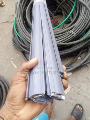 33mm Floor Trunking With Gum