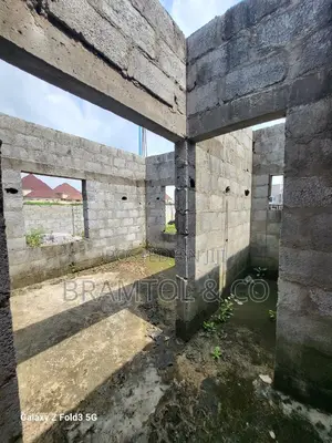 4bdrm Duplex in Idu Industrial for rent