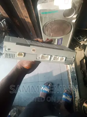 Lexsus IS250 2010 Rx350 2010amplifier