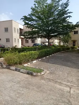 4bdrm Townhouse/Terrace in Idu Industrial for Sale