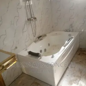Single White Jacuzzi