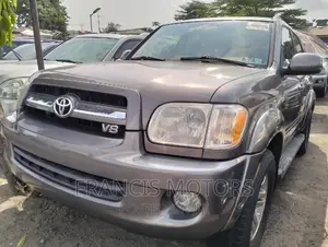 Toyota Sequoia Limited 4dr SUV 4WD (4.7L 8cyl 5A) 2007 Gray
