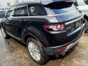 Land Rover Range Rover Evoque Prestige 4x4 (2.0L 4cyl 9A) 2014 Black