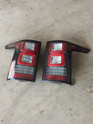 Range Rover Vogue 2016 Tail Light