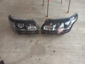 Clean Set of Headlamp Range Rover Vogue 2014-2017