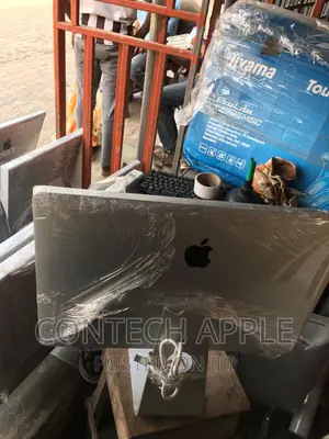 Apple Monitor.