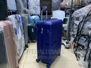 Medium Size Blue Quality Unbreakable Travel Luggage
