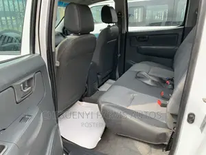 Toyota Hilux SR 4x4 2015 White