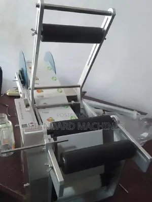 Round Bottle Labeling Machine