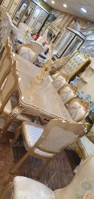 Royal 8 Seater's Dining Set
