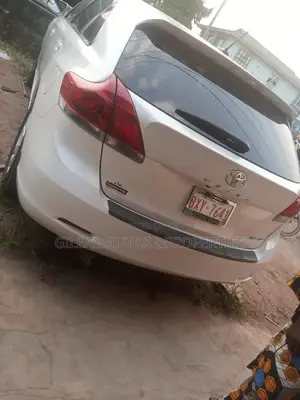 Toyota Venza XLE 4dr Wagon (2.7L 4cyl 6A) 2015 White