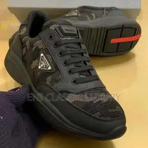 Super High Quality Luxury Outfit Prada Available In Store