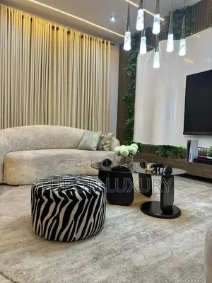 Self Compound: Luxury 4 Bedroom Duplex With Snooker Ps5