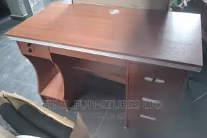 Executive Modern Office Wooden Table